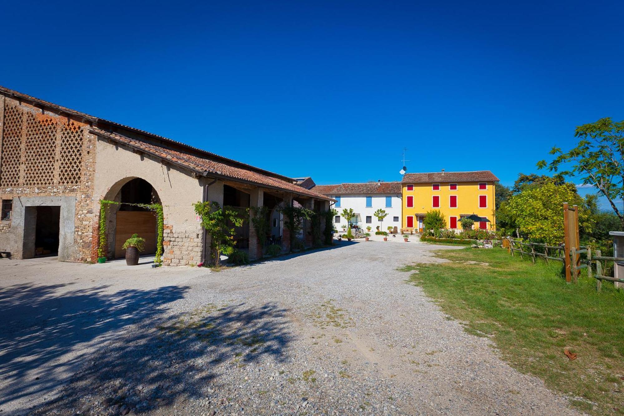 Agriturismo Con Cucina Tipica Nuova Scardua Cavriana エクステリア 写真